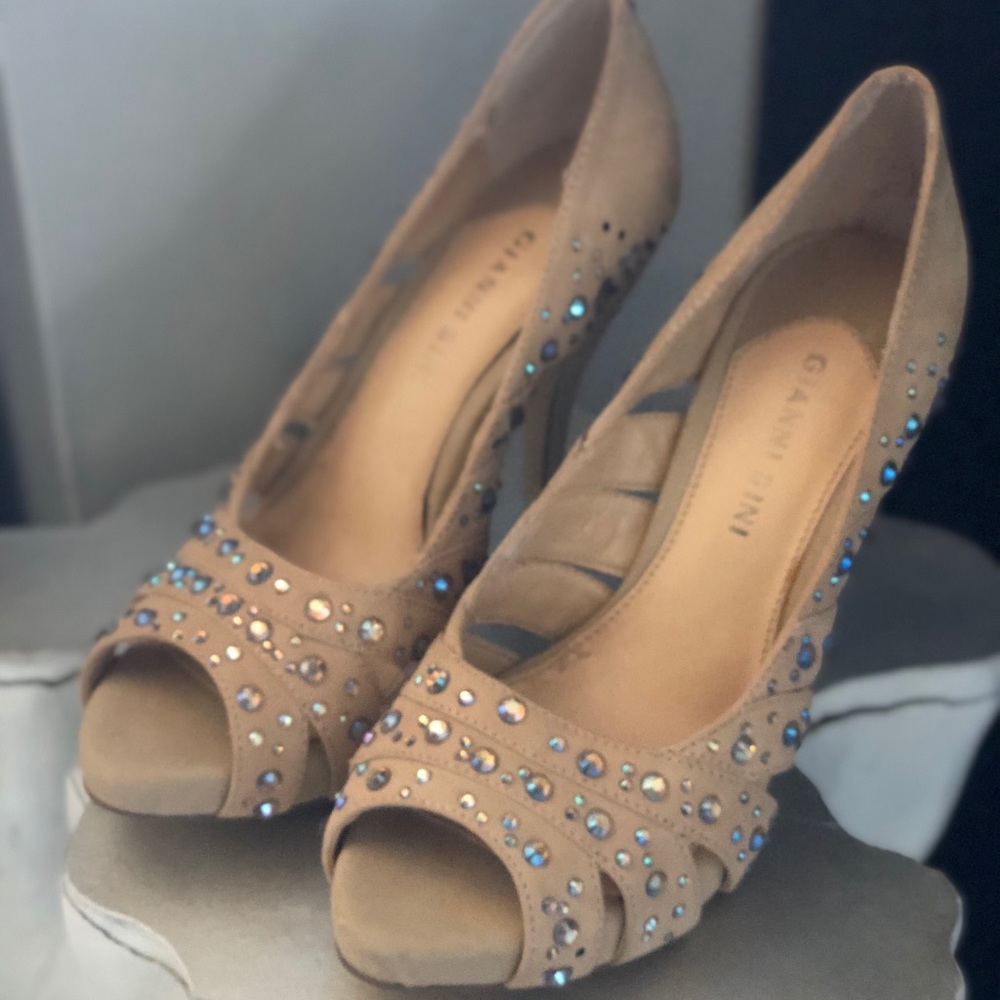 Embellished Gianni Bini heels-size 7